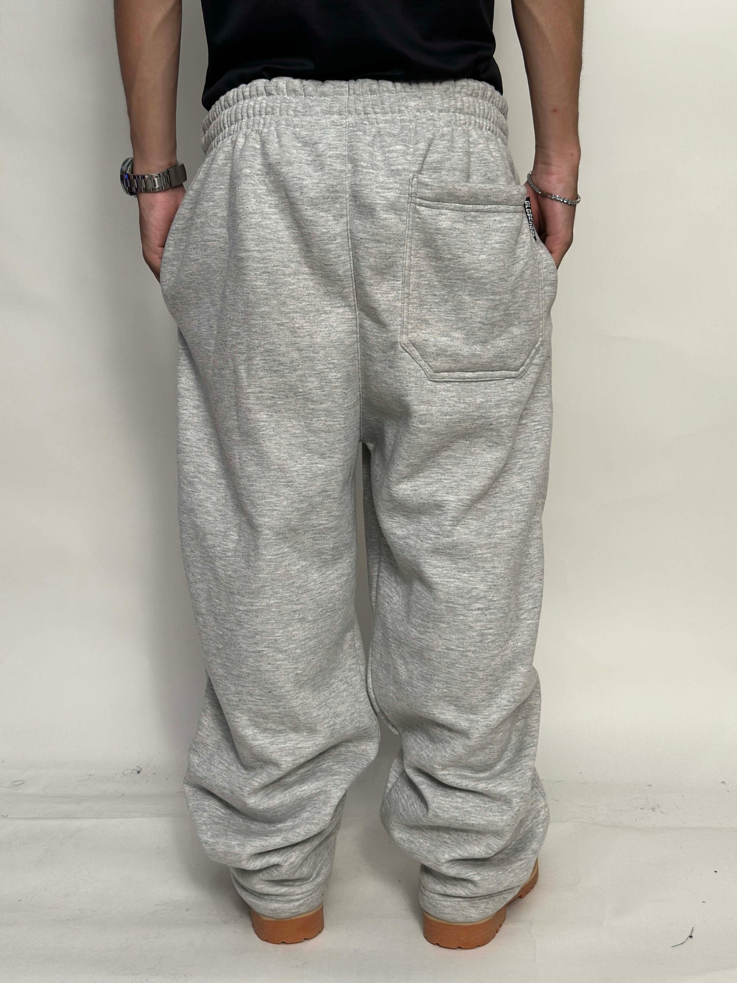 BAGGY SWEAT PANTS