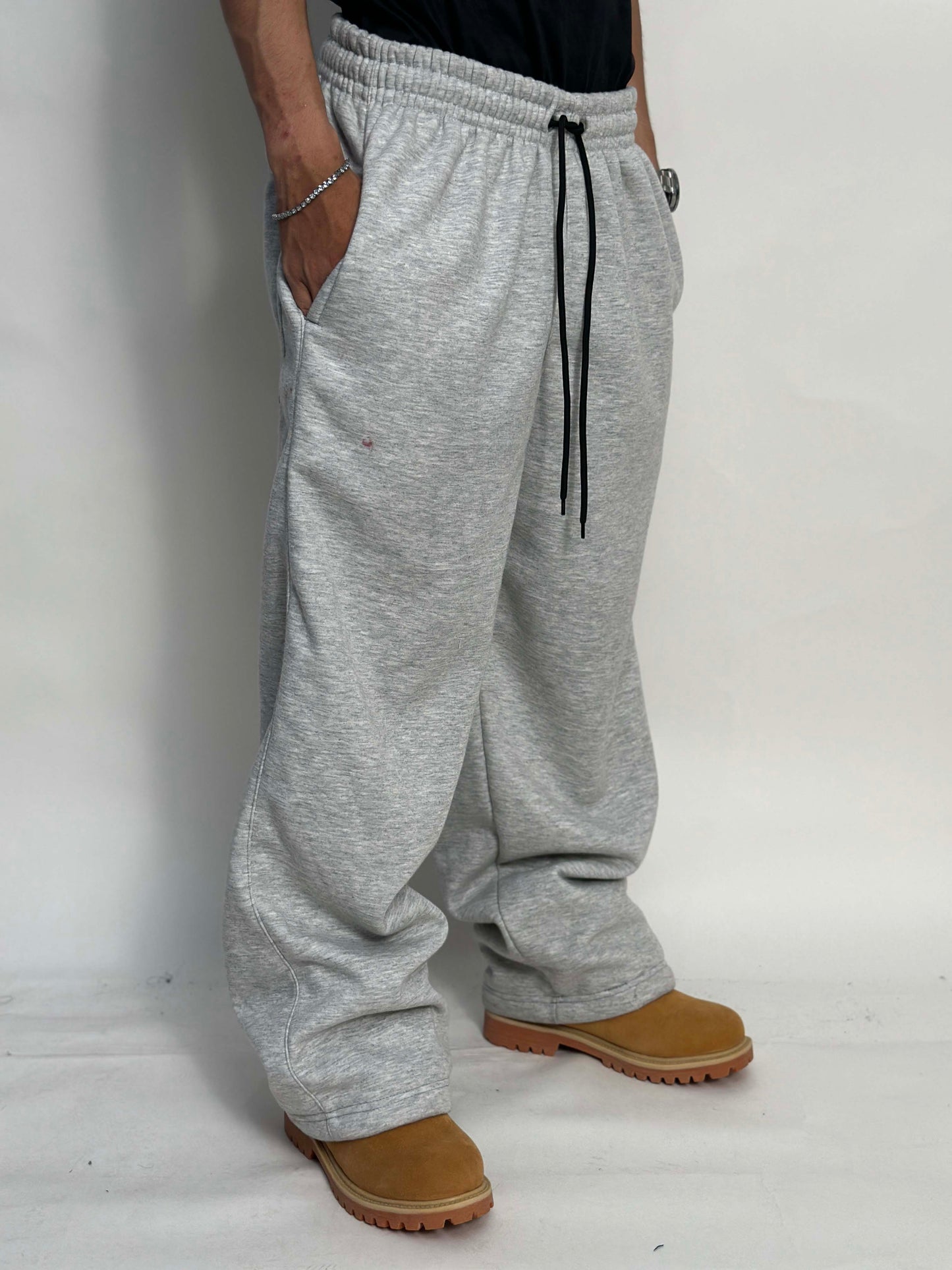 BAGGY SWEAT PANTS