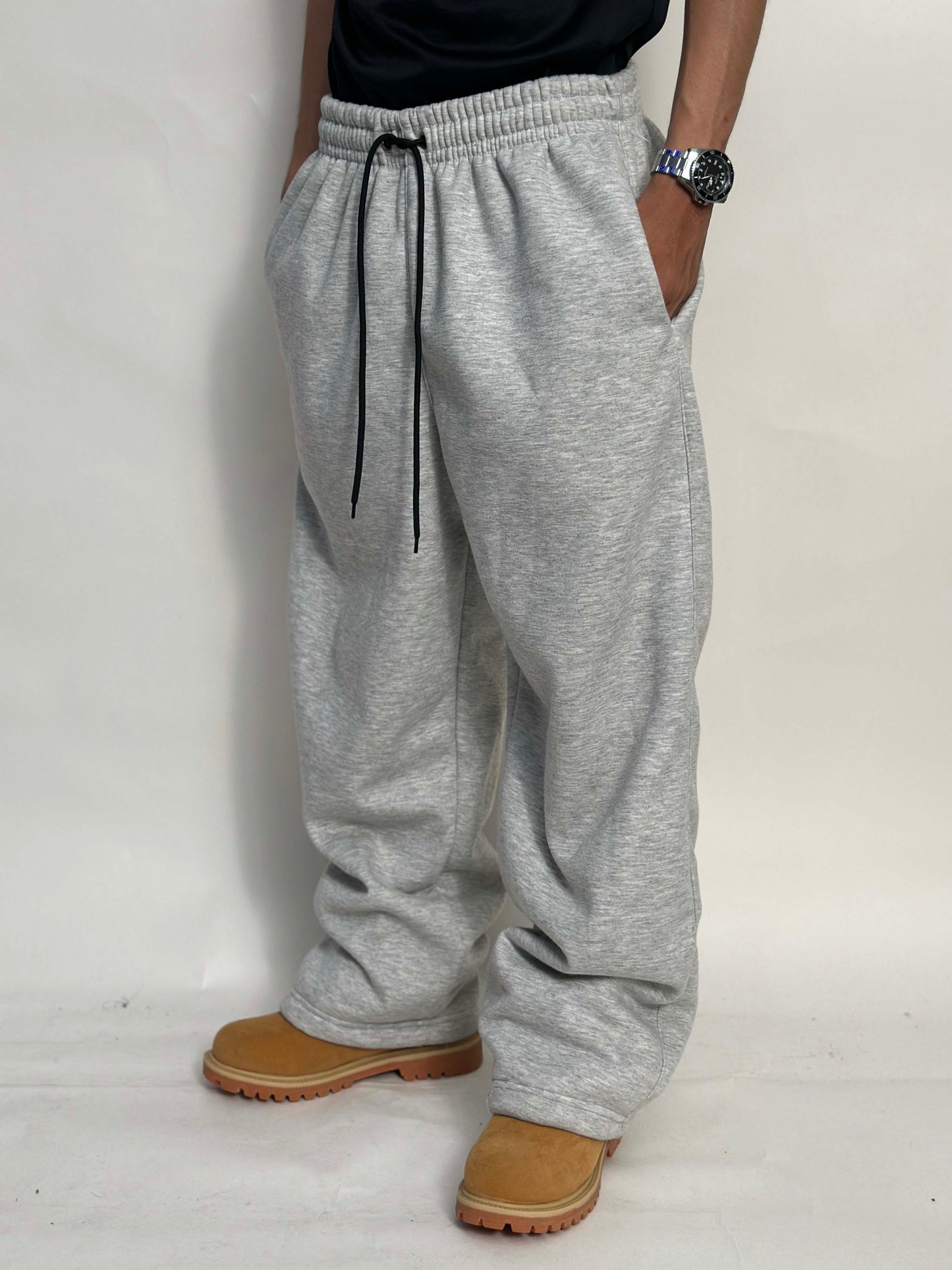 BAGGY SWEAT PANTS