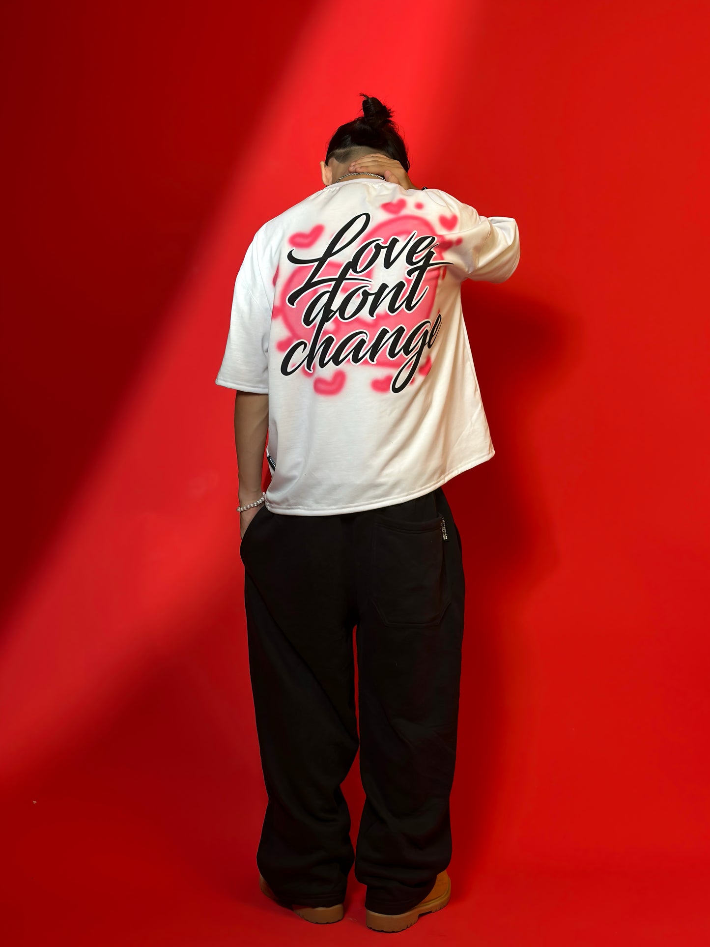 LOVE DON'T CHANGE TEE (WHITE)