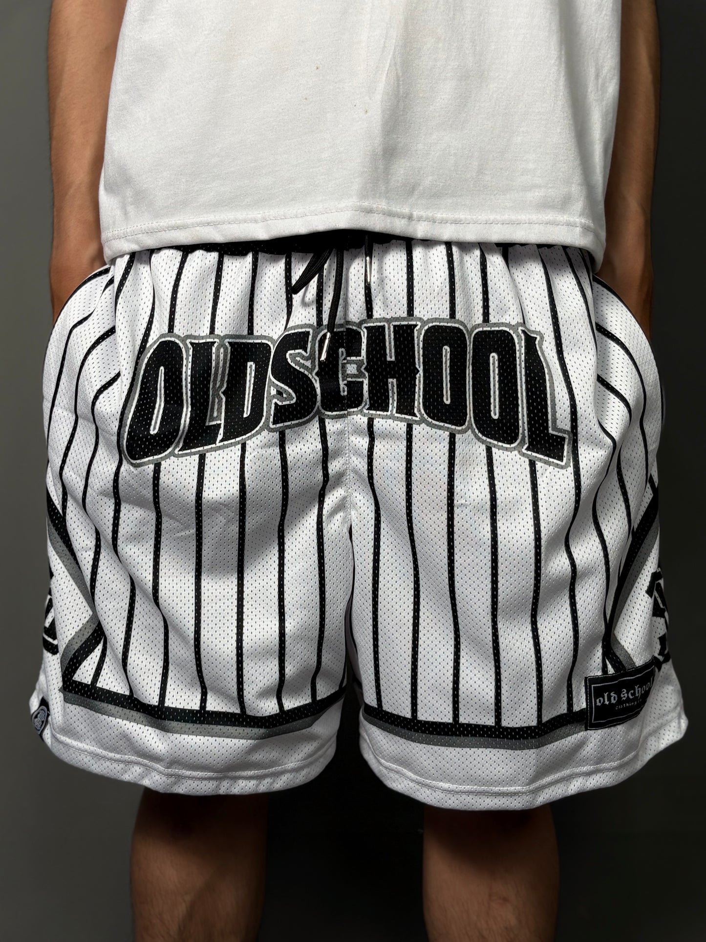 MONO PINSTRIPE MESH SHORT